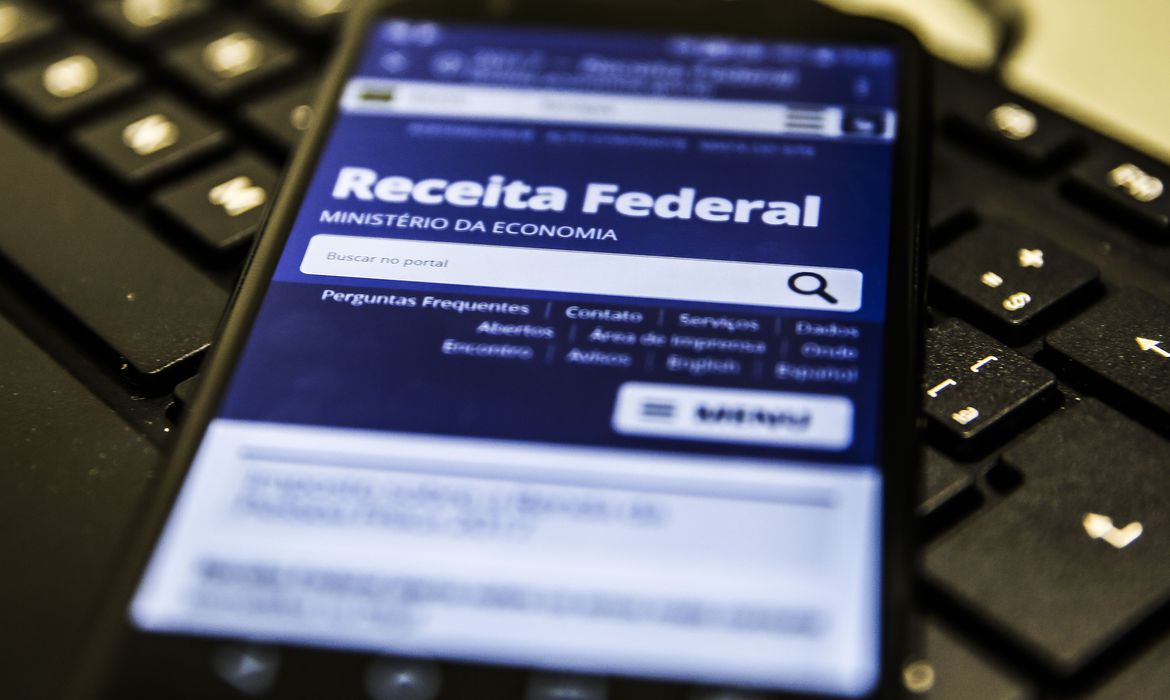 O programa gerador da Declaração de Imposto de Renda (IR) de 2020, referente ao ano-base 2019, já está disponível para ser baixado na página da Receita Federal.