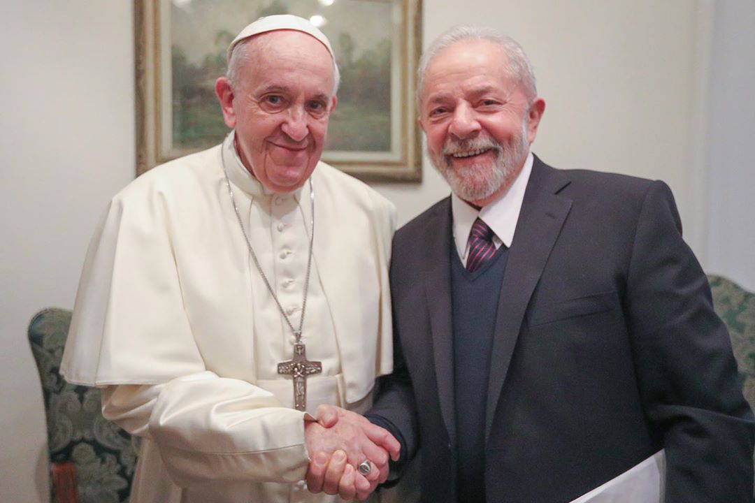 Papa Francisco recebe ex-presidente Lula