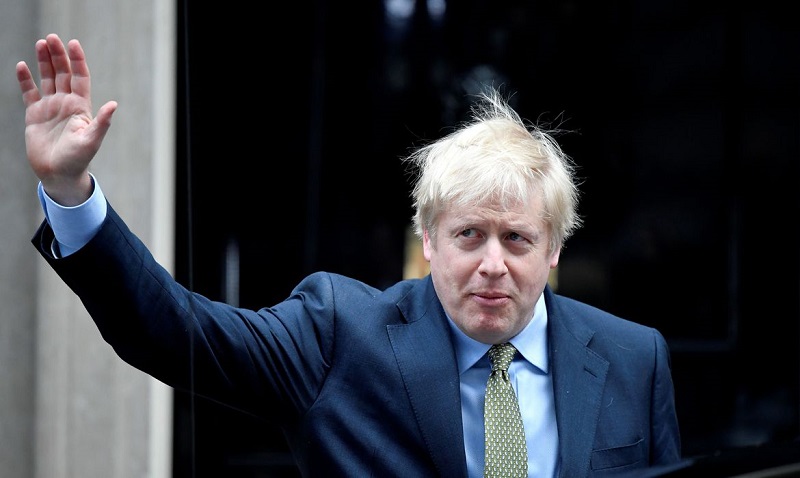 Johnson foi testado para coronavírus em Downing Street por uma equipe do NHS.