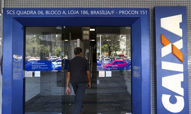 O empregador doméstico também poderá deixar de recolher o FGTS com vencimento em abril.