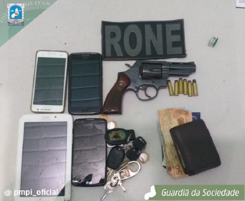 Objetos  apreendidos pela Polícia