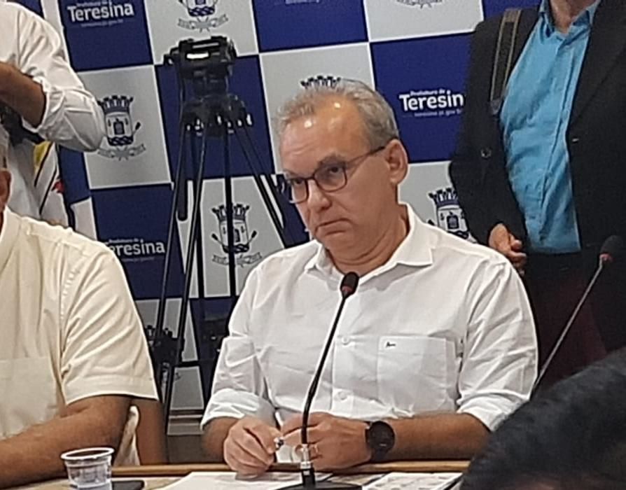 Prefeito Firmino Filho determina fechamento de estabelecimento comerciais em Teresina