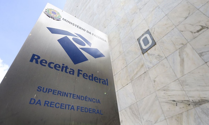 A Receita Federal retirou a exigência de informar o número do recibo de entrega da última declaração.