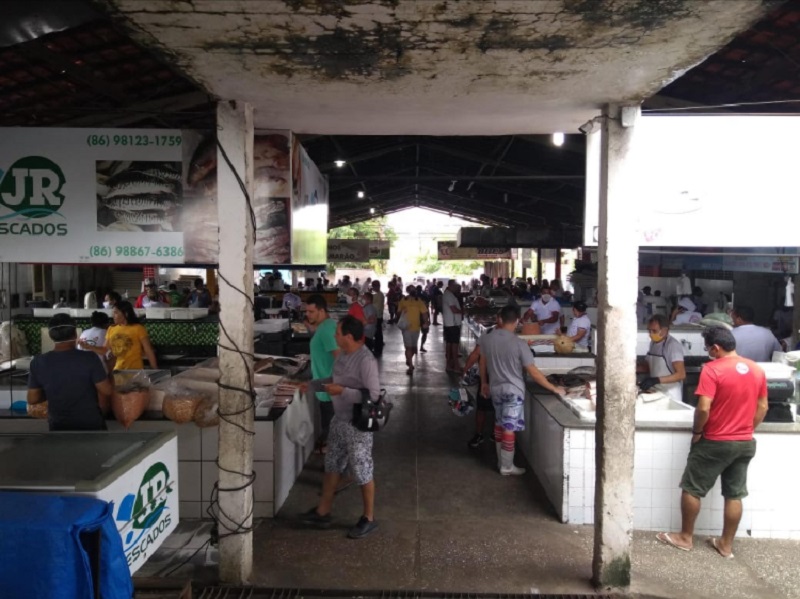 Com a chegada da Semana Santa, o Mercado do Peixe recebe um fluxo ainda maior de clientes que procuram pela compra do pescado