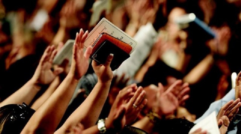 Cultos, missas e rituais de qualquer natureza religiosa estão liberados de acordo com o novo decreto