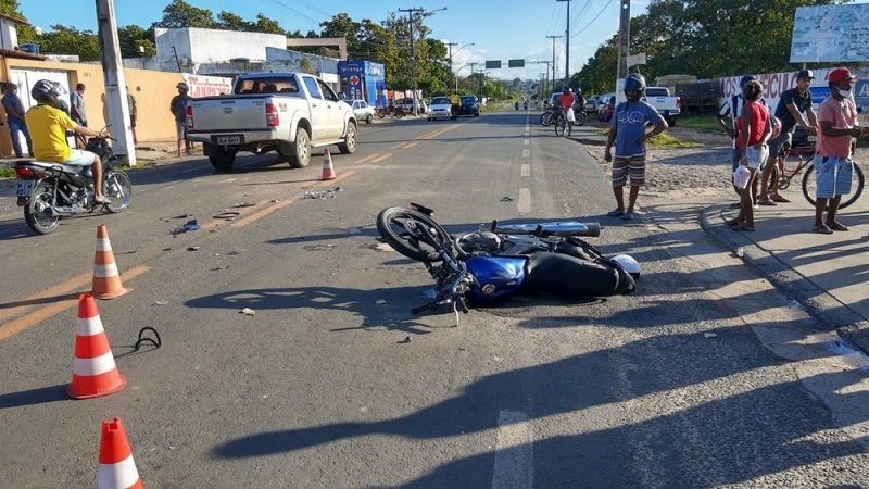 Motociclista morre ao colidir com caminhão na BR-343, em Floriano