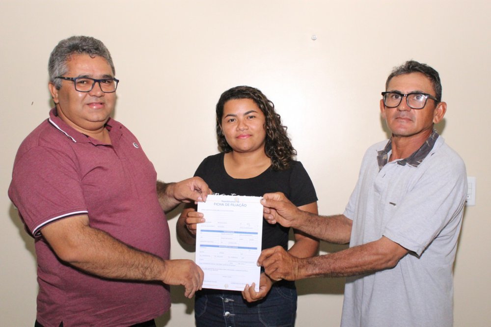 No centro, Sulimaria Socorro da Silva, pré-candidata a vereadora (Foto: Maria Antônia) No centro, Sulimaria Socorro da Silva, pré-candidata a vereadora (Foto: Maria Antônia)