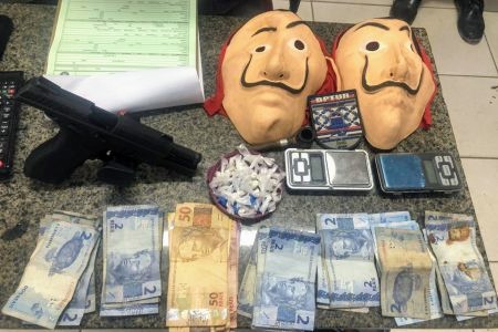 Suspeitos foram detidos