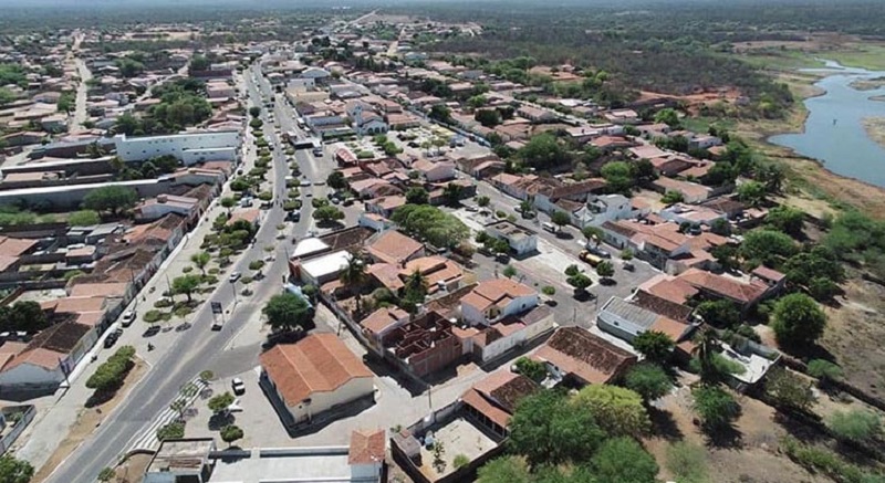 Dirceu Arcoverde, a 570 Km ao Sul de Teresina