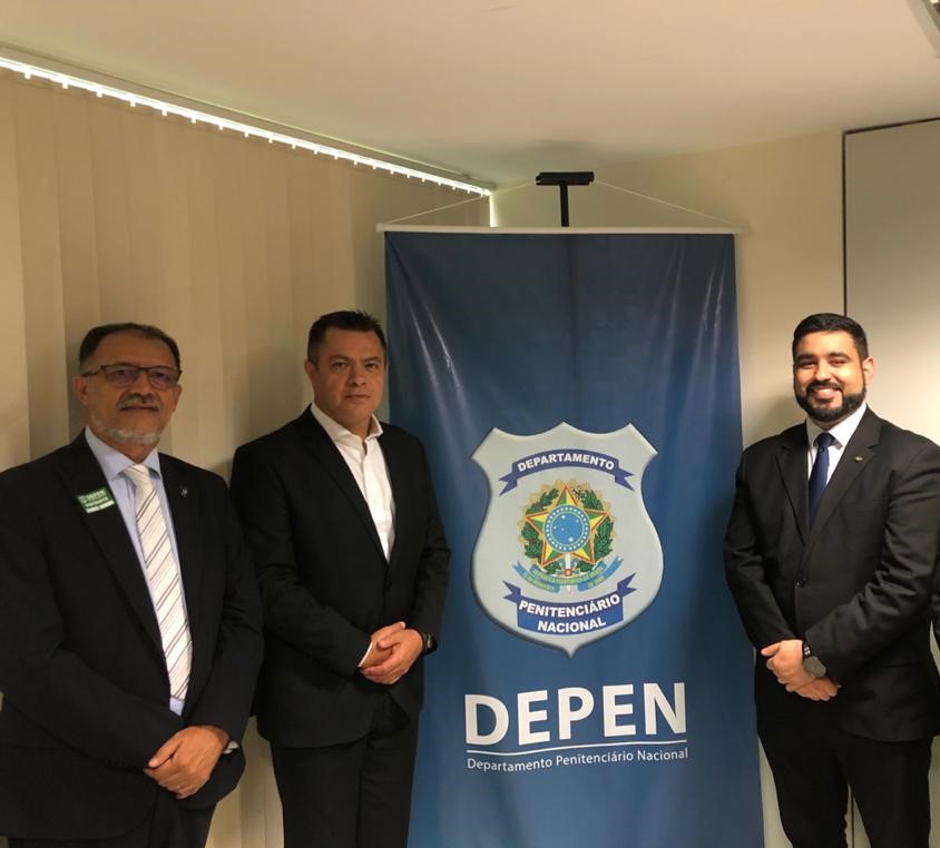 Jacinto Teles, Helder Jacoby (Policiais Penais estadual e federal, respectivamente) e Diego Mantovanele - presidente do GT do DEPEN