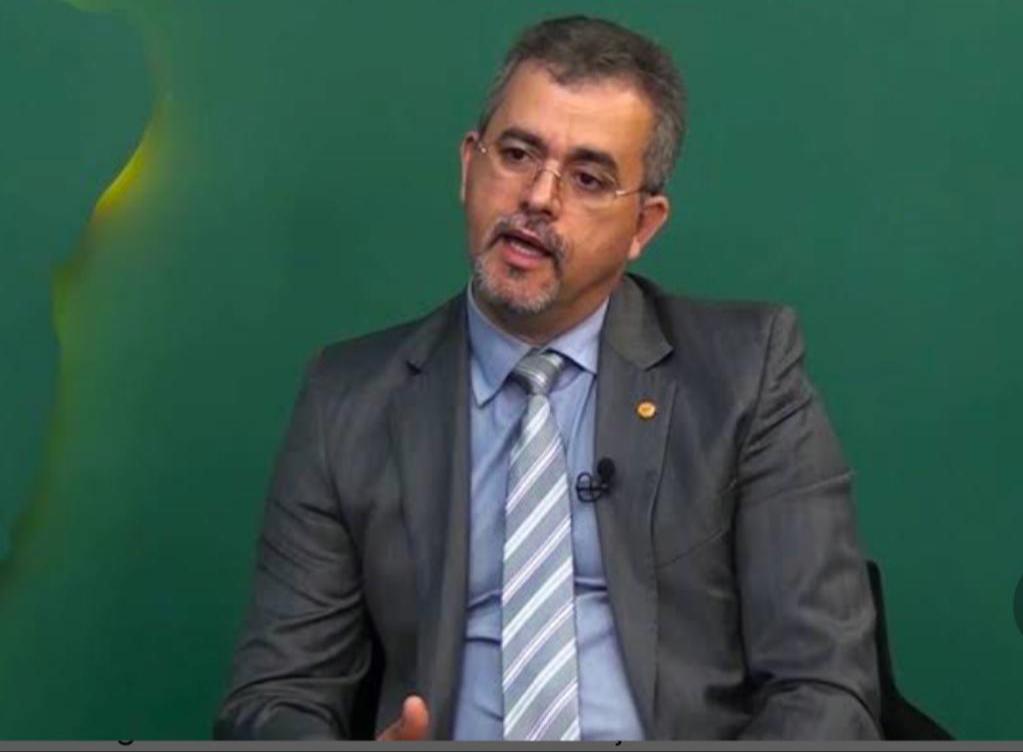 João Bosco Teixeira - consultor jurídico da AGU no Ministério da Justiça emitiu parecer pela integralidade em em abril deste ano