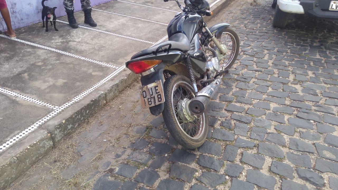 Moto que estava com os assaltantes