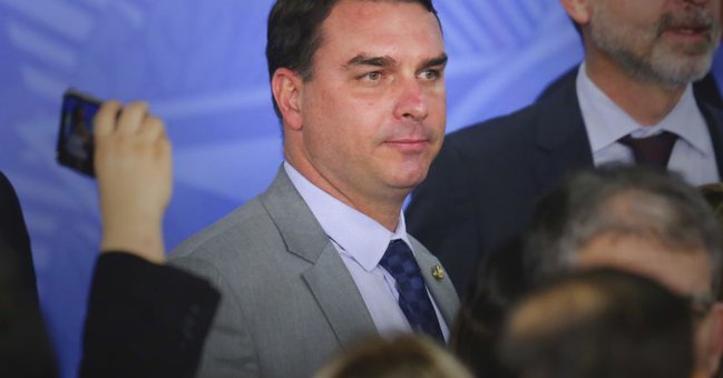 Flávio Bolsonaro tem potencial para afastar eleitor "nem-nem", avaliam especialistas