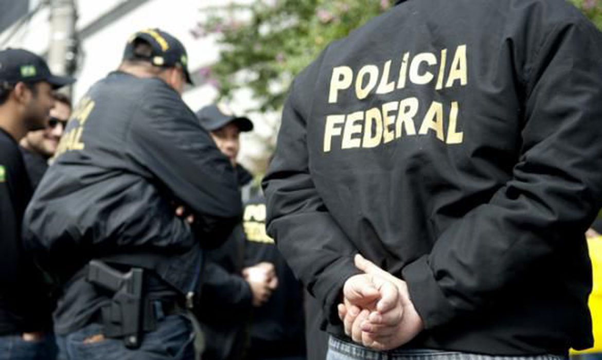 Polícia Federal investiga a ação de uma suposta organização criminosa