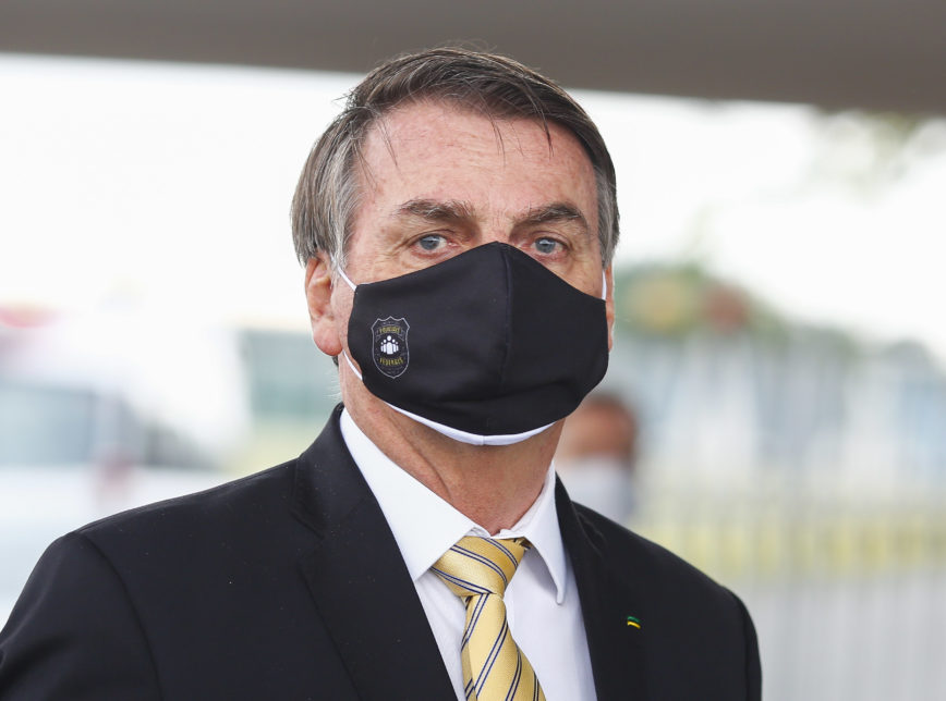 Presidente Jair Bolsonaro durante entrevista na porta do Alvorada, em maio de 2020