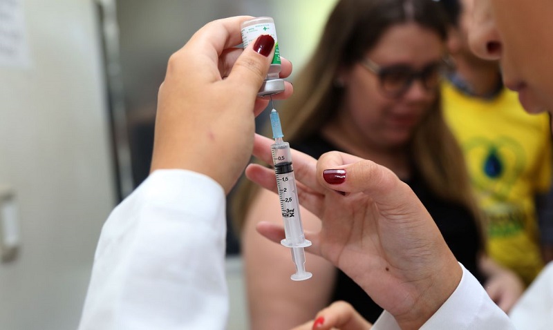 Segundo o Ministério da Saúde, até o último fim de semana 25,7% de 36,1 milhões de pessoas estimadas nesta terceira fase foram vacinadas