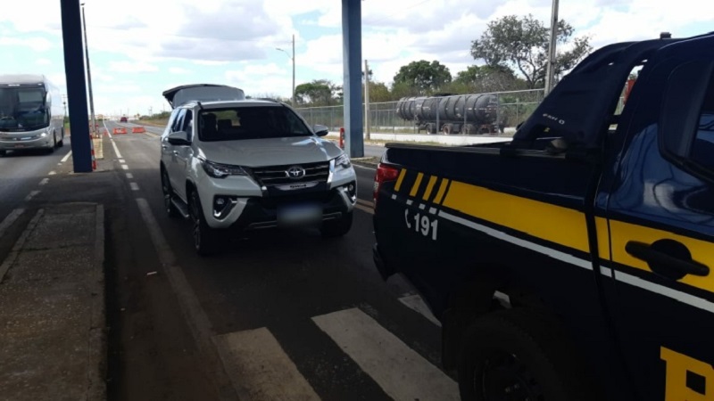Carro apreendido com documentação falsa