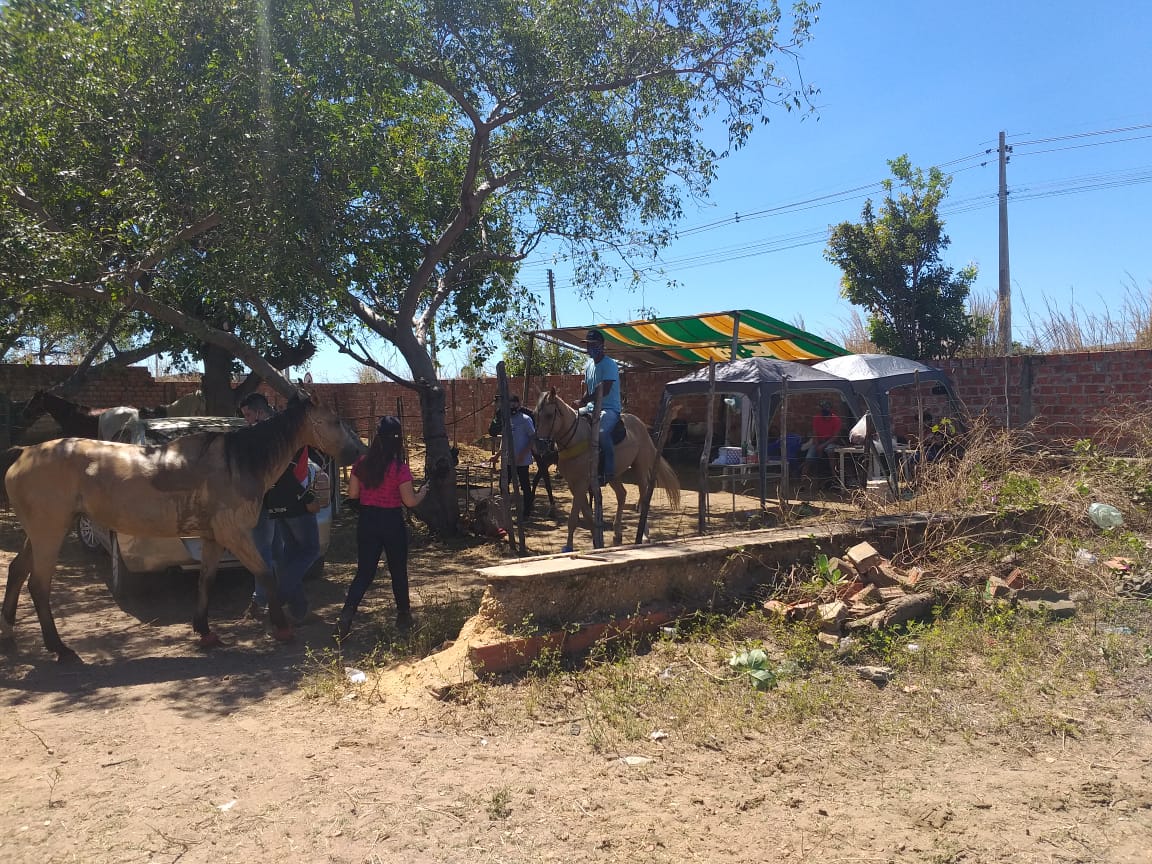 No local havia cerca de 200 pessoas, consumindo bebida alcoólica