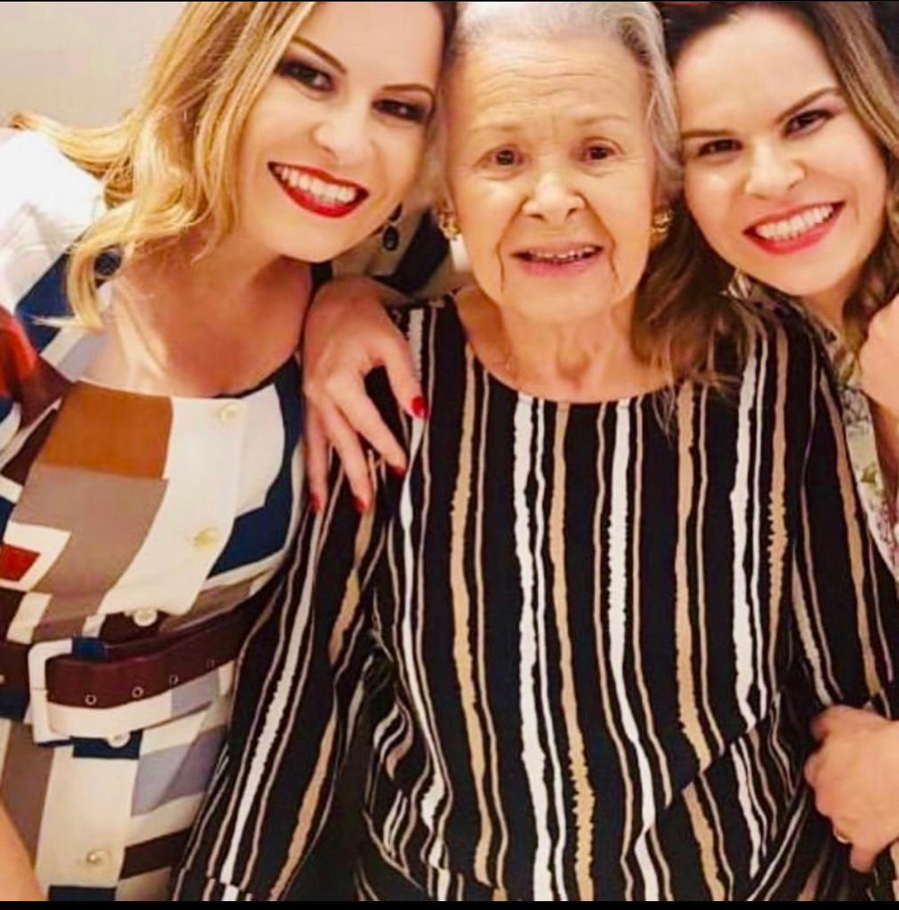 Dona Filó com suas filhas queridas: Francinetti e Fernanda (Foto: Arquivo Pessoal/Francinetti Ribeiro) Dona Filó com suas filhas queridas: Francinetti e Fernanda (Foto: Arquivo Pessoal/Francinetti Ribeiro)