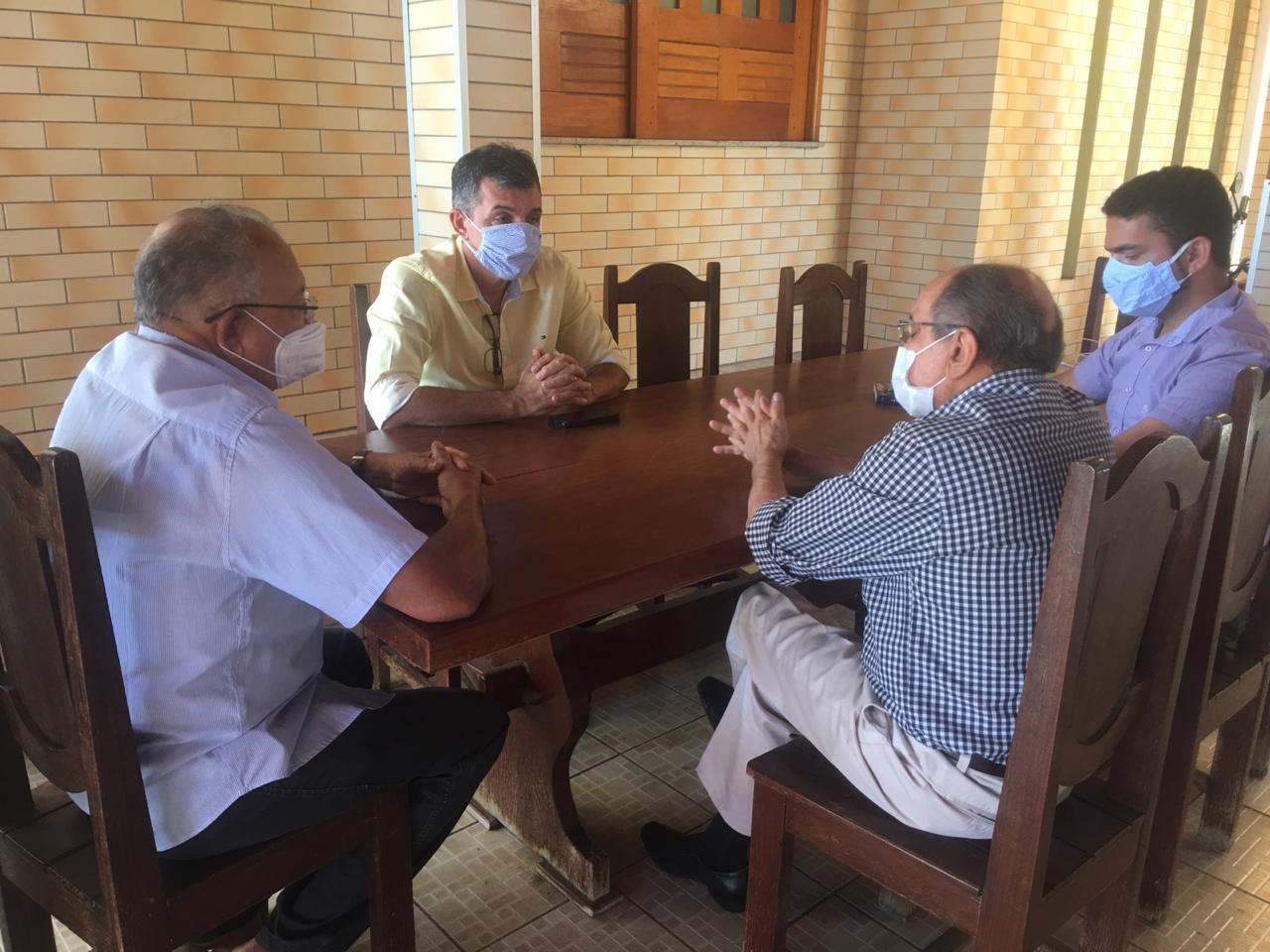 Dr. Pessoa e Dr. Pedrosa se encontram em mais um café da manhã