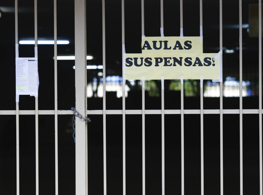 Instituições podem escolher suspender o calendário ou promover aulas não-presenciais