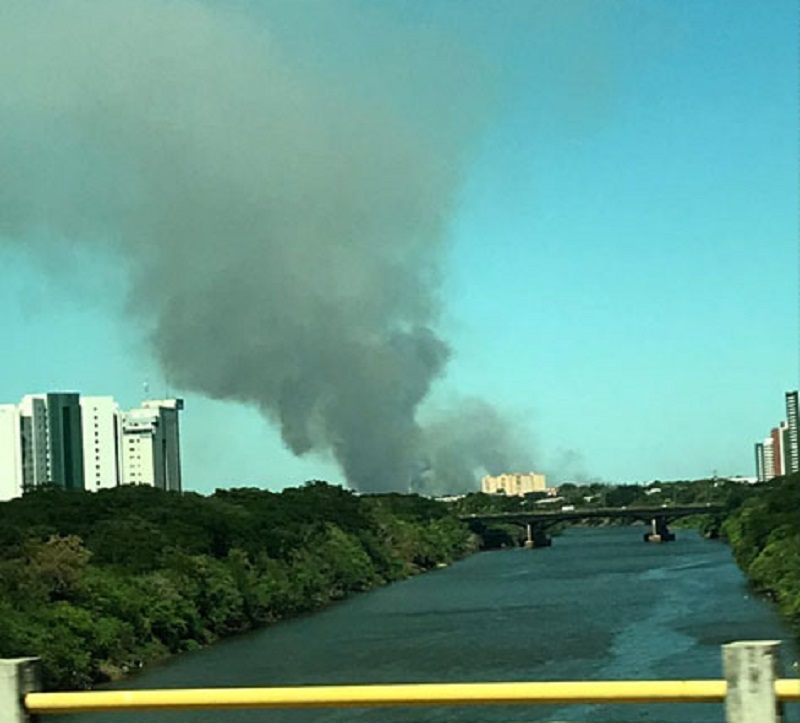 Internauta retratou fumaça ao passar pela Ponte Estaiada