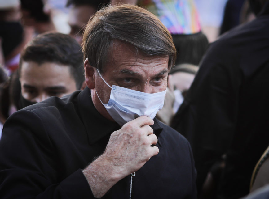 O presidente Jair Bolsonaro no passeio que deu neste domingo