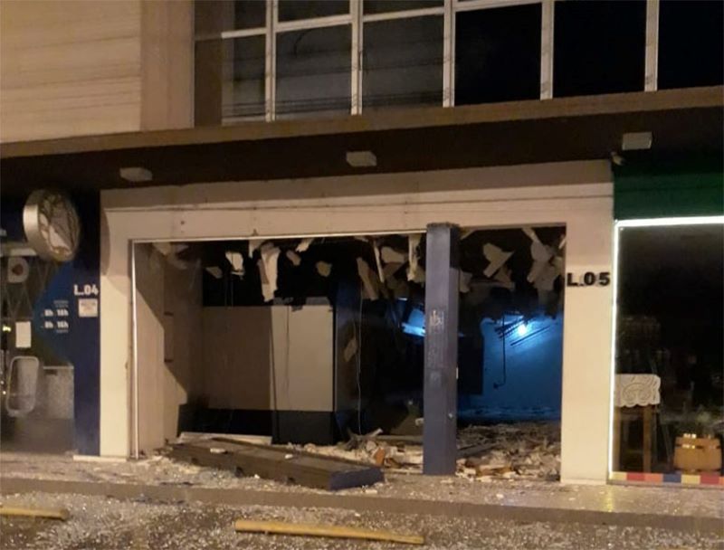 Posto da Caixa Econômica na Av. Dom Severino ficou destruído