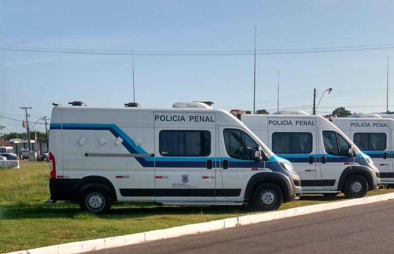 Viaturas estavam prontas para o transporte de presos (Foto: divulgação/sigilo da fonte) Viaturas estavam prontas para o transporte de presos (Foto: divulgação/sigilo da fonte)