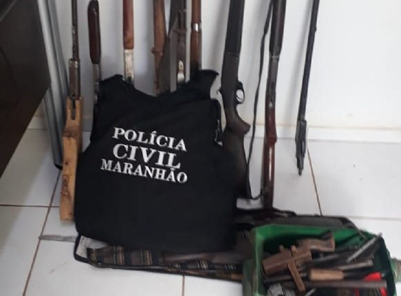 Armas de fogo em uma fábrica clandestina no interior do Maranhão
