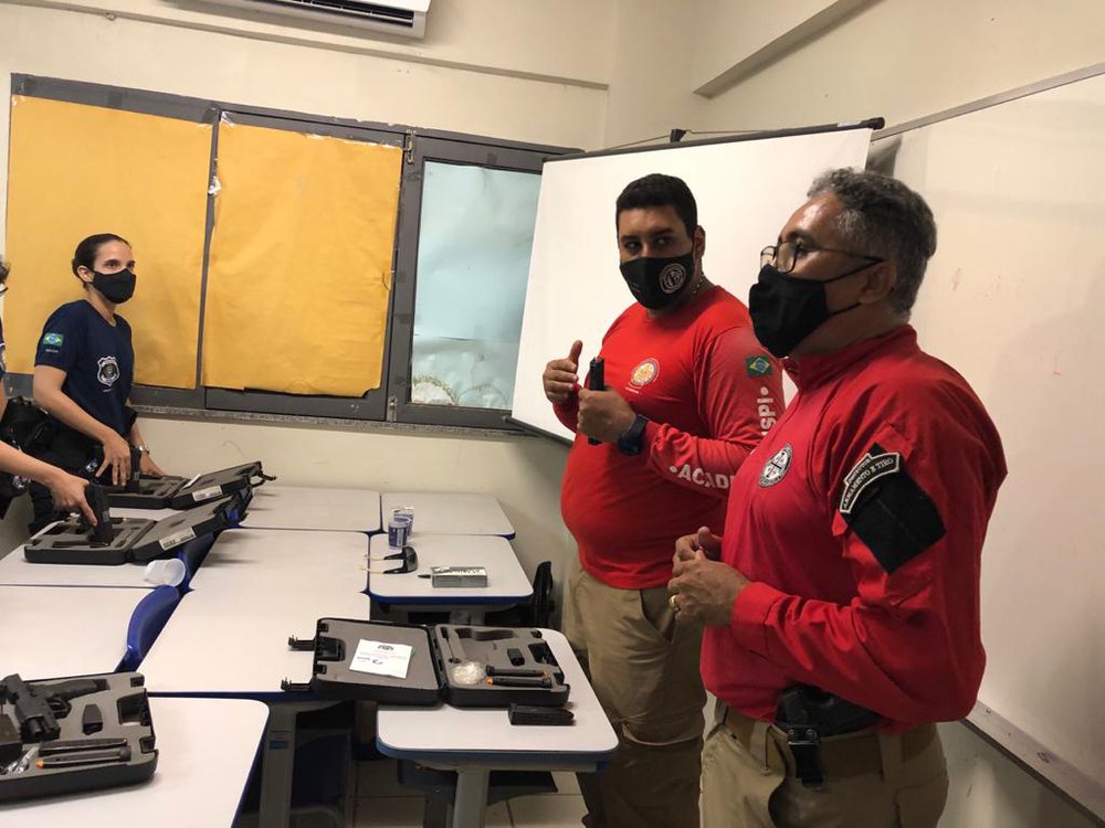 Diesy Less (o primeiro, da direita para a esquerda) era instrutor de tiro no Curso de Formação Inicial à Polícia Penal (CFI-2020) (Foto: Jacinto Teles/JTNews) Diesy Less (o primeiro, da direita para a esquerda) era instrutor de tiro no Curso de Formação Inicial à Polícia Penal (CFI-2020) (Foto: Jacinto Teles/JTNews)