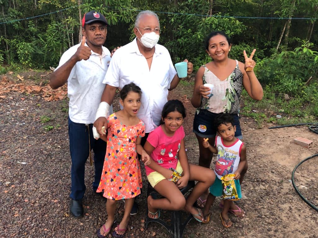 Dr. pessoas, durante a campanha encontra-se com pessoas simples que lutam por moradia em Teresina