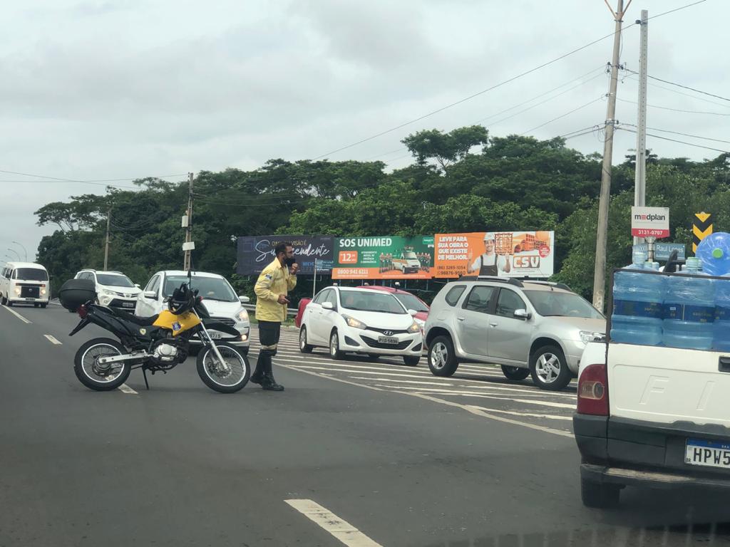 Motoristas impedidos de atravessar a Ponte Juscelino Kubstchek