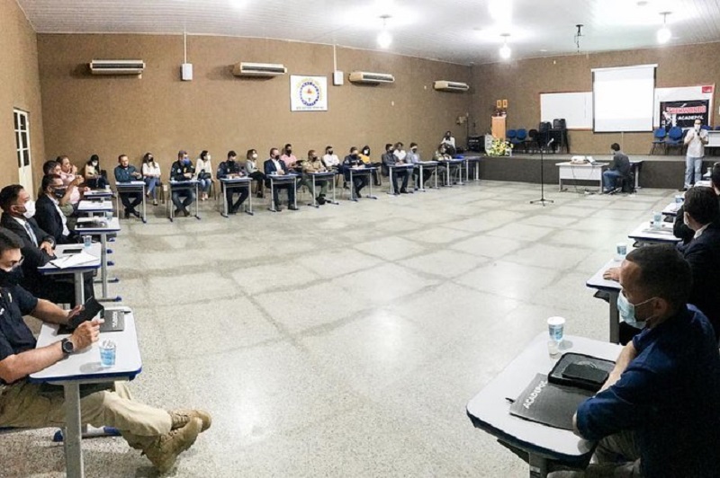 Secretário de Justiça do Piauí se reúne com as equipes de segurança pública para discutir os índices de violência no Piauí