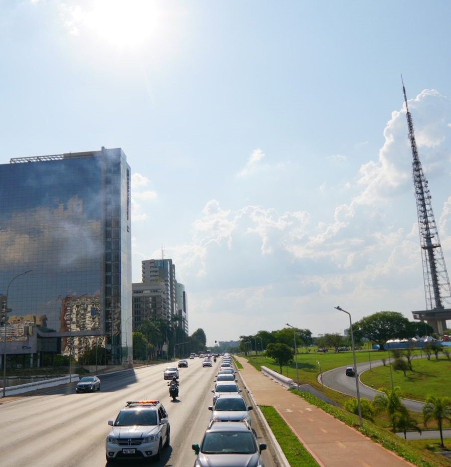 Carreata no momento em que chega na Esplanada dos Ministérios (Foto: Luiz Gustavo) Carreata no momento em que chega na Esplanada dos Ministérios (Foto: Luiz Gustavo)