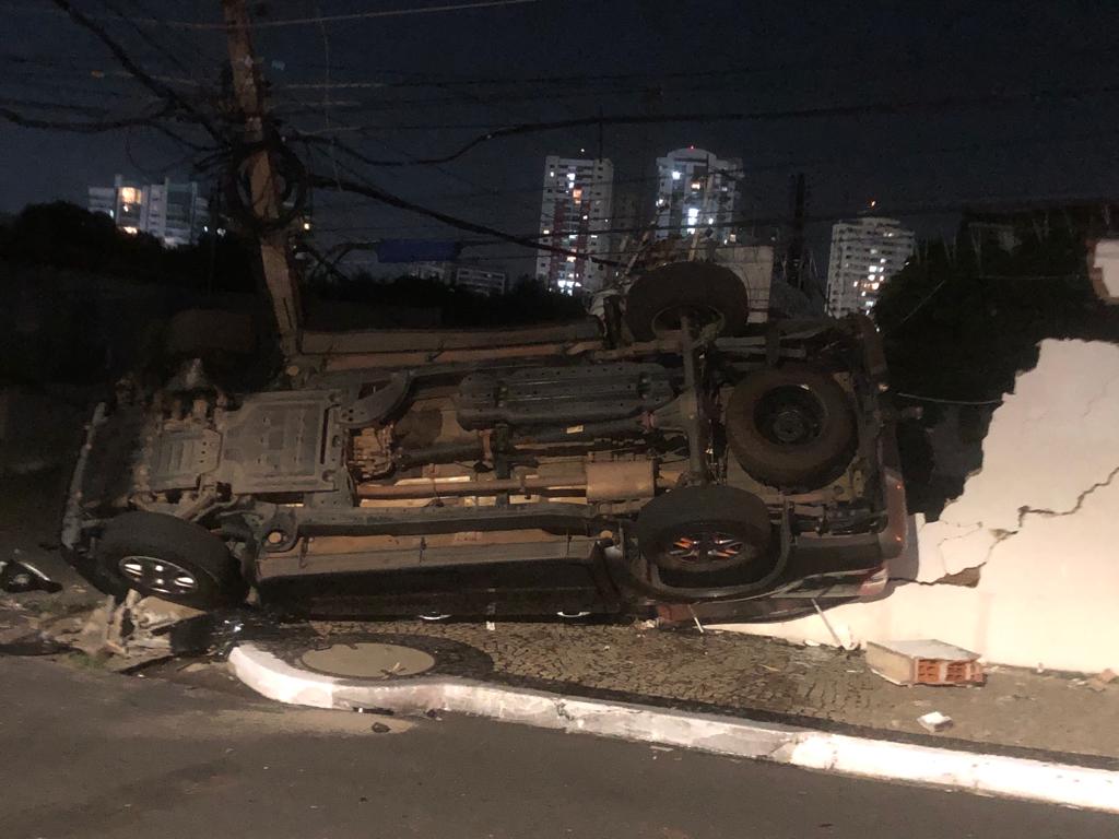 Ford Ranger ficou totalmente destruída