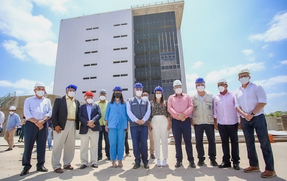 Ministros Ciro Nogueira e Marcelo Queiroga visitam obras da nova maternidade em Teresina