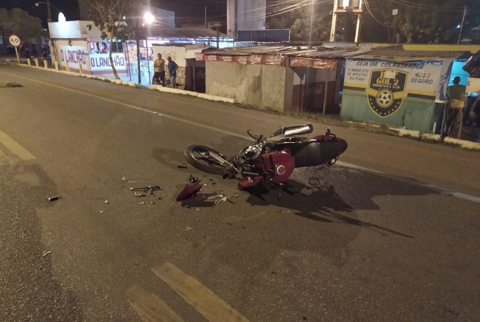 Motocicleta envolvida no acidente na BR0407 em Picos