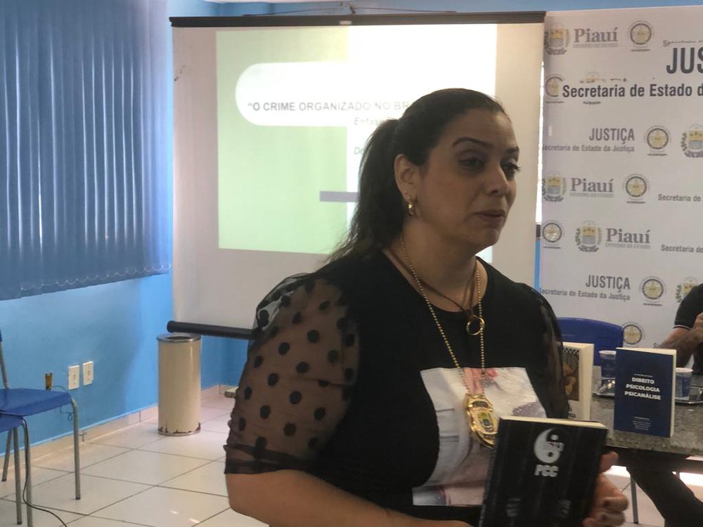 Pesquisadora Mônica Pinto Leimgruber durante palestra na ACADEPEN/PI (Foto: Jacinto Teles/JTNEWS) Pesquisadora Mônica Pinto Leimgruber durante palestra na ACADEPEN/PI (Foto: Jacinto Teles/JTNEWS)