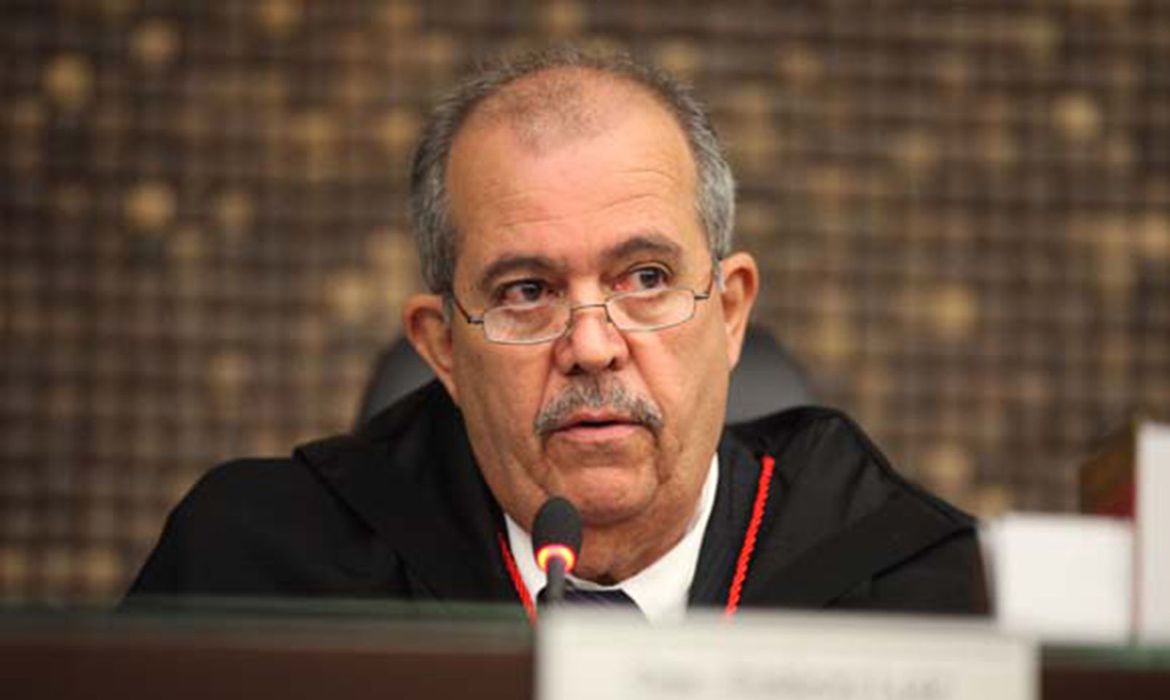 Desembargador da Justiça de Alagoas, Celyrio Accioly