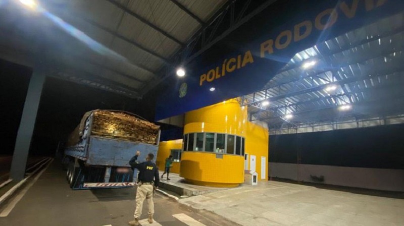 Madeira ilegal apreendida pela PRF