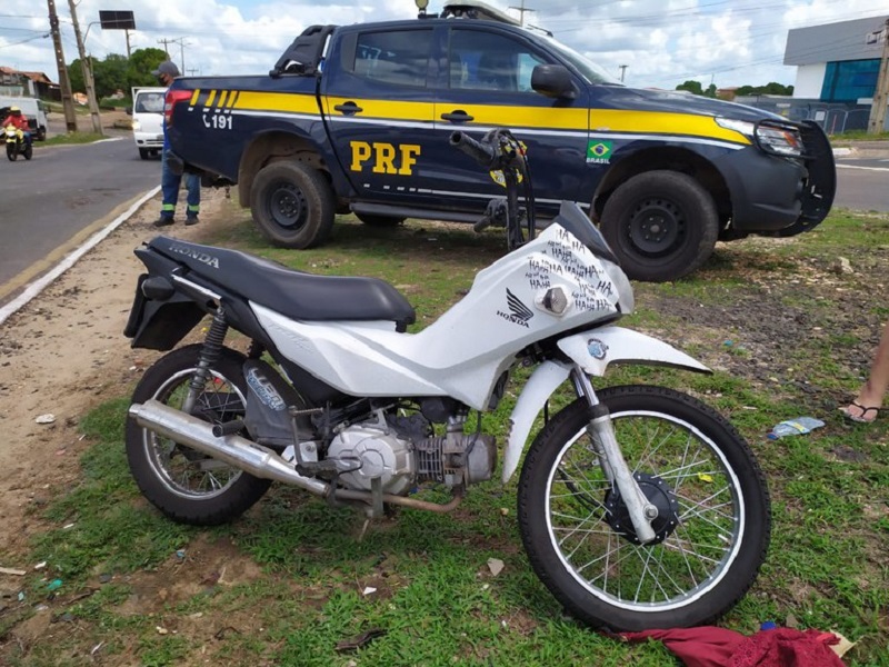 Motocicleta recolhida pela PRF
