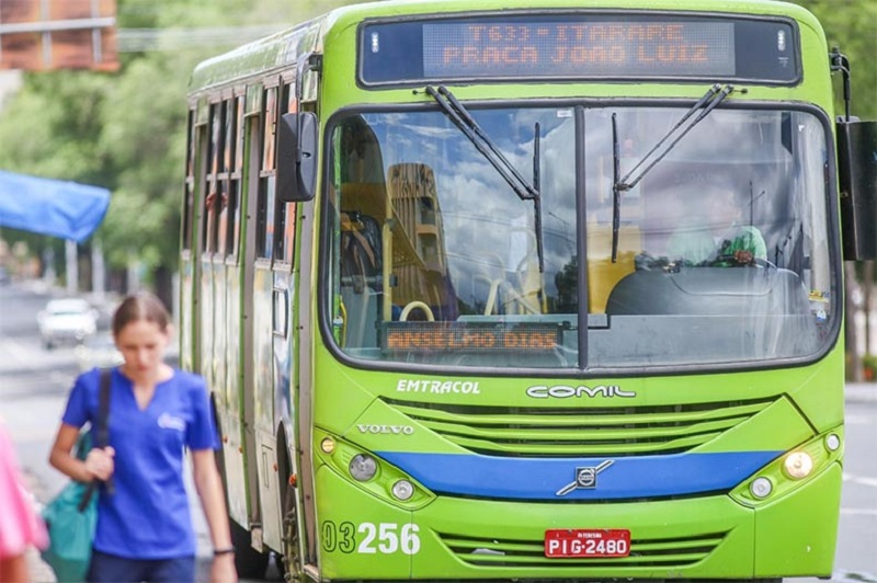 Strans proíbe a venda de vale e passe estudantil em papel