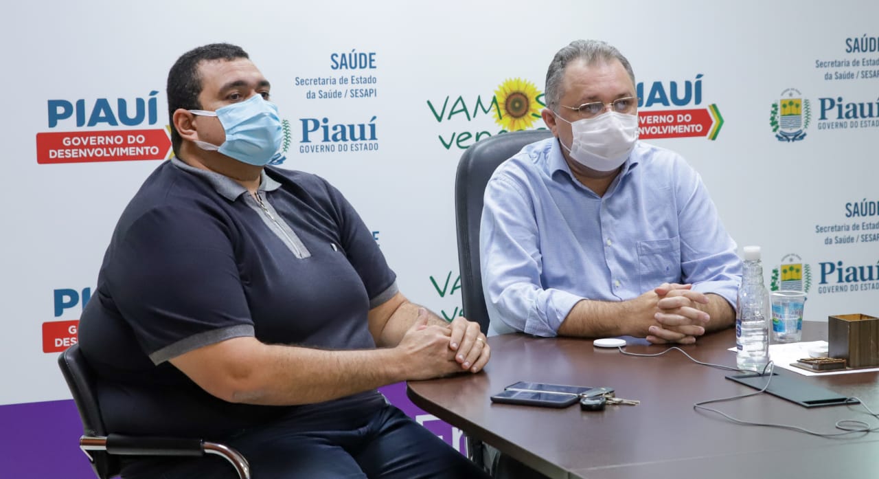 Superintendente de Atenção à Saúde e Municípios, Herlon Guimarães e secretário de estado da saúde, Florentino Neto