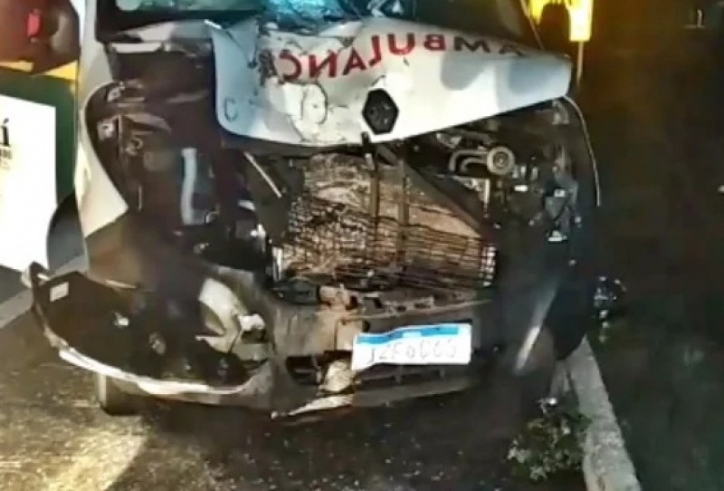 Acidente entre moto e ambulância deixa homem morto no Piauí