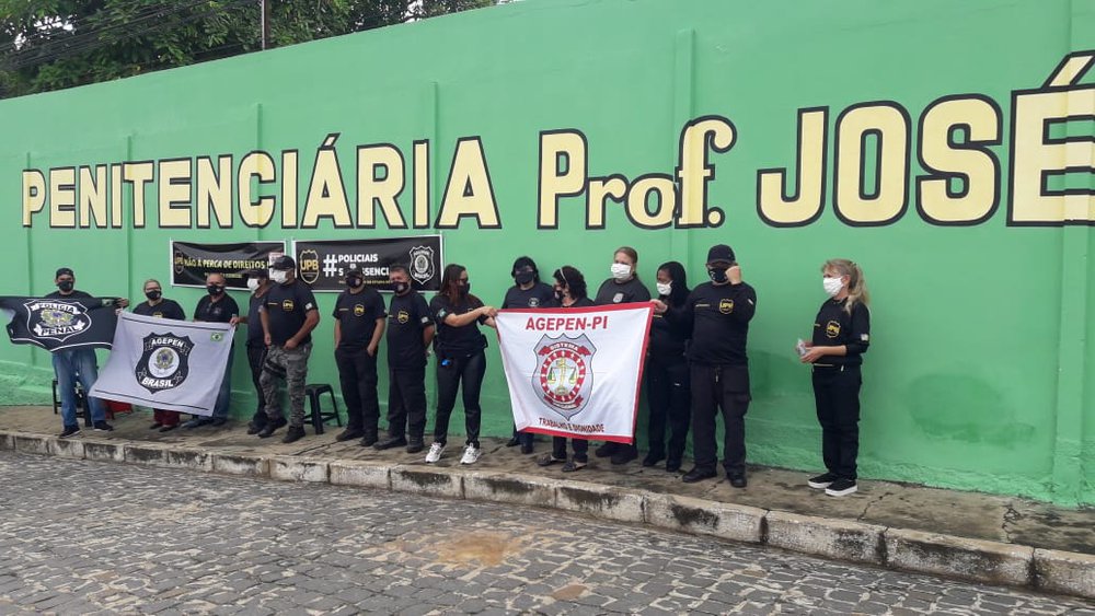 A concentração dos policiais penais se deu na antiga Casa de Custódia de Teresina (PI) (Foto: Divulgação/AGEPEN-PI) A concentração dos policiais penais se deu na antiga Casa de Custódia de Teresina (PI) (Foto: Divulgação/AGEPEN-PI)