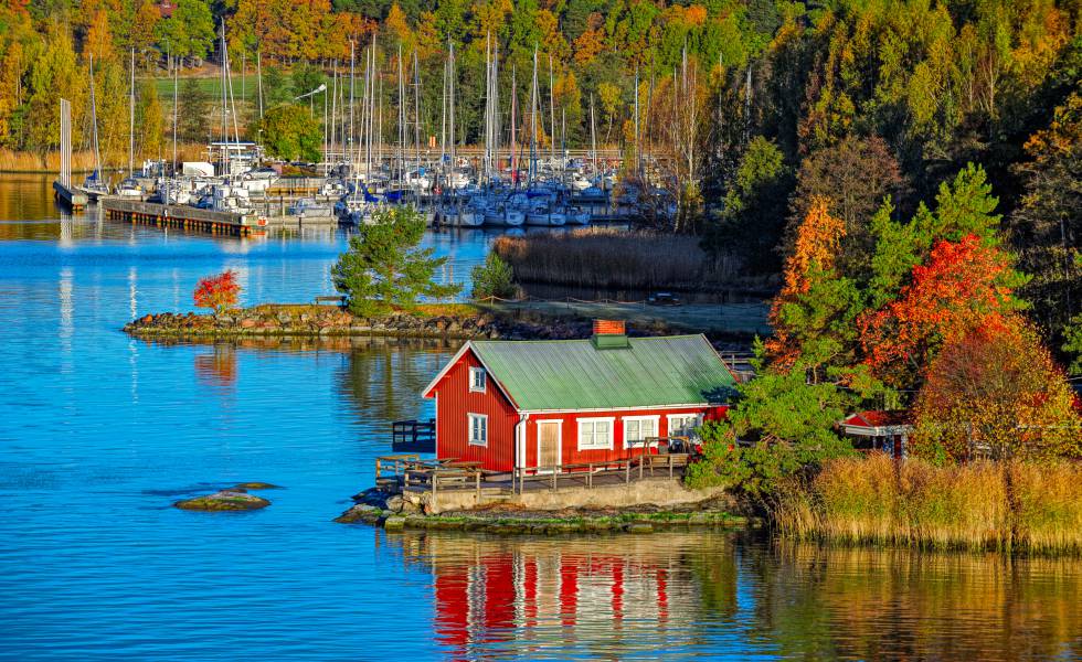 Cabana de verão no arquipélago de Turku, na Finlândia