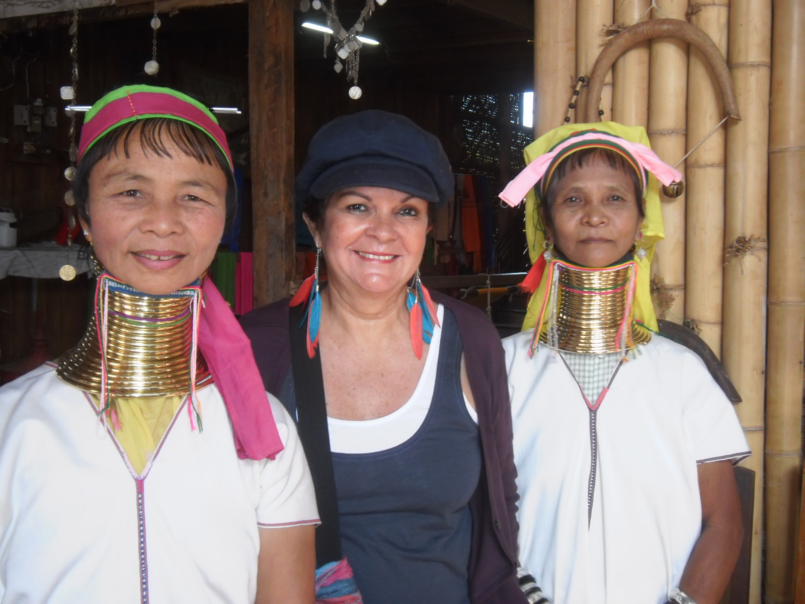 O suplício das “mulheres-girafa”, Myanmar, 2011