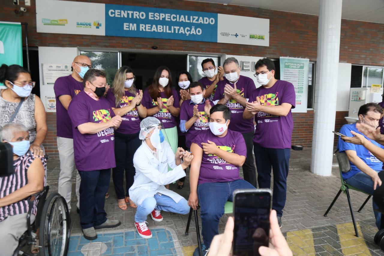 Piauí inicia vacinação de pessoas com deficiência