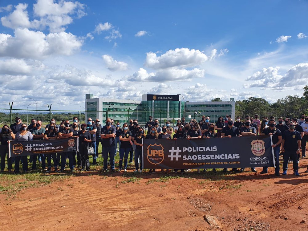 Policiais civis do Distrito Federal em peso no lockdown da Segurança Pública (Foto: Divulgação/ADPESP) Policiais civis do Distrito Federal em peso no lockdown da Segurança Pública (Foto: Divulgação/ADPESP)